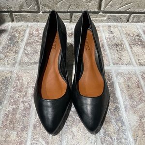 Schutz Black Leather Pump Size 9